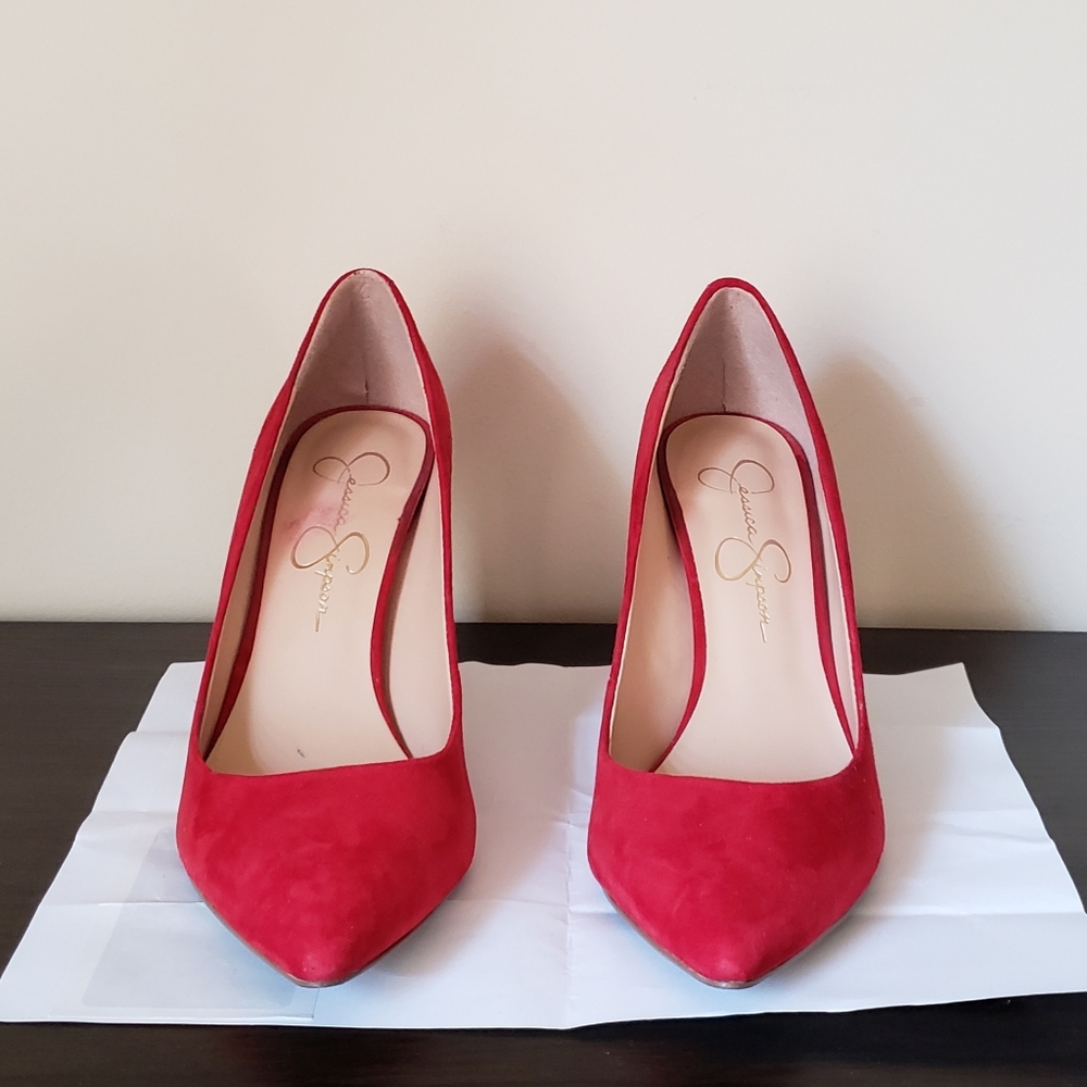 Red Pumps